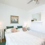 Pletna A Double Lake-view Bed and breakfast