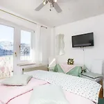 Pletna A Double Lake-view Bed and breakfast 3*