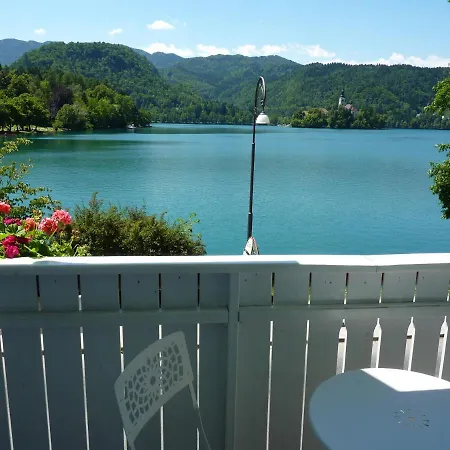 Nočitev z zajtrkom Pletna A Double Lake-view Bled