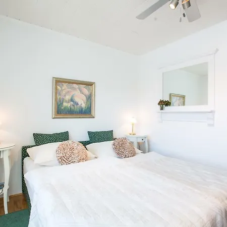 Pletna A Double Lake-view Bed & Breakfast