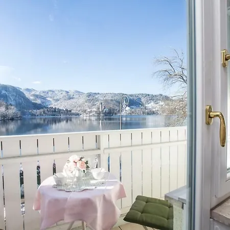 Pletna A Double Lake-view Bed & Breakfast
