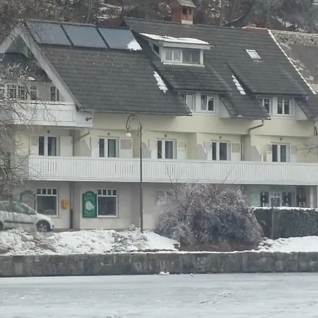 Bed & Breakfast Pletna A Double Lake-view