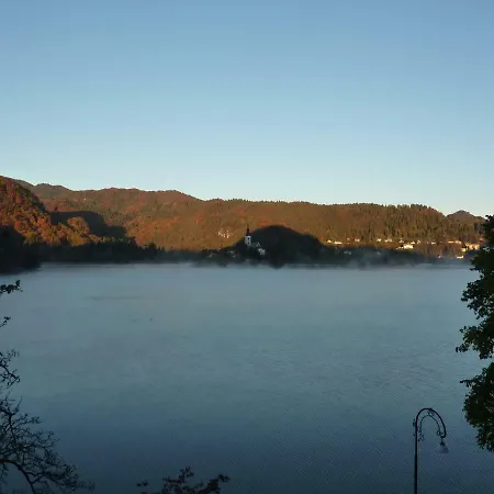 Bed & Breakfast Pletna A Double Lake-view