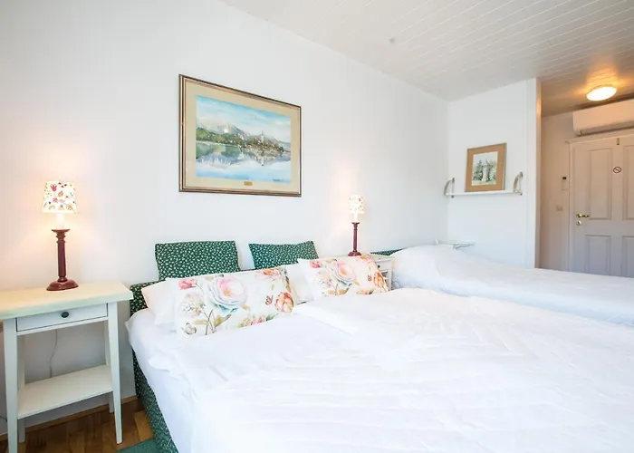 Bed and breakfast Pletna A Double Lake-view