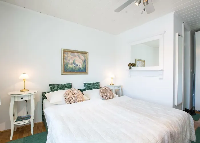 Pletna A Double Lake-view Bed & Breakfast